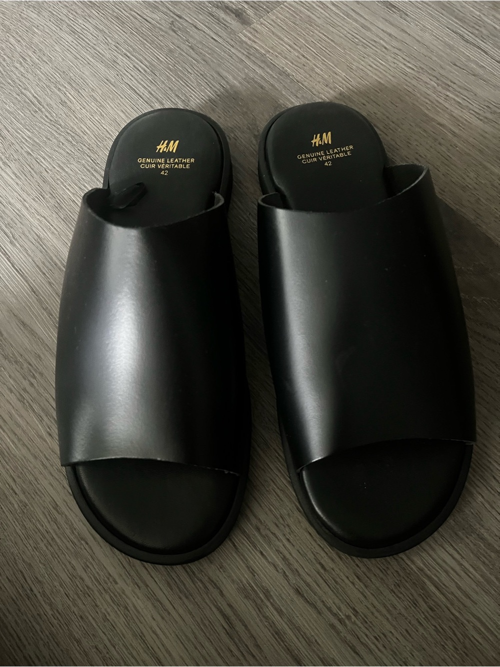 H&M Men’s or Women’s Black Leather Slide Sandals